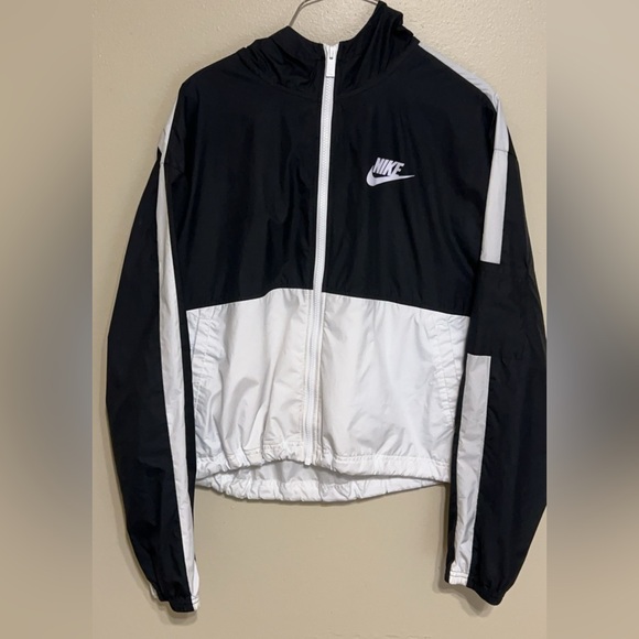 Nike Windbreaker - Picture 2 of 3